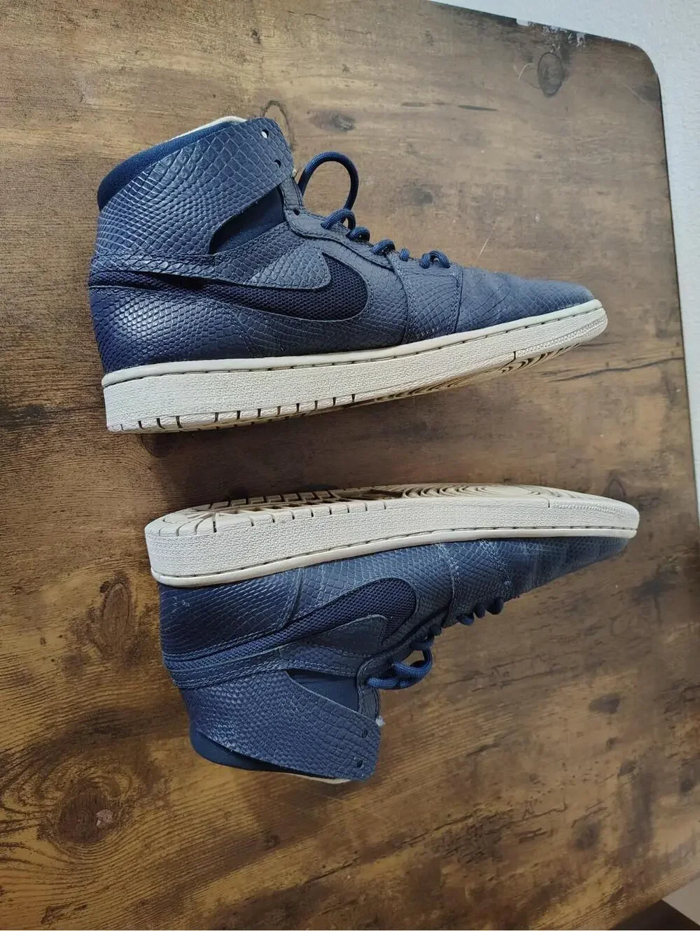 Nike Air Jordan 1 Retro High Nouveau 'Navy Snake'  Sz 8.5  819176-407